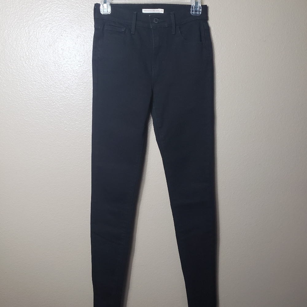 Levi's Women's Skinny Jeans in Black